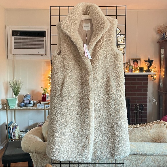 AVEC LES FILLES Teddy Faux Fur Belted Vest Size M NWT - Picture 2 of 4
